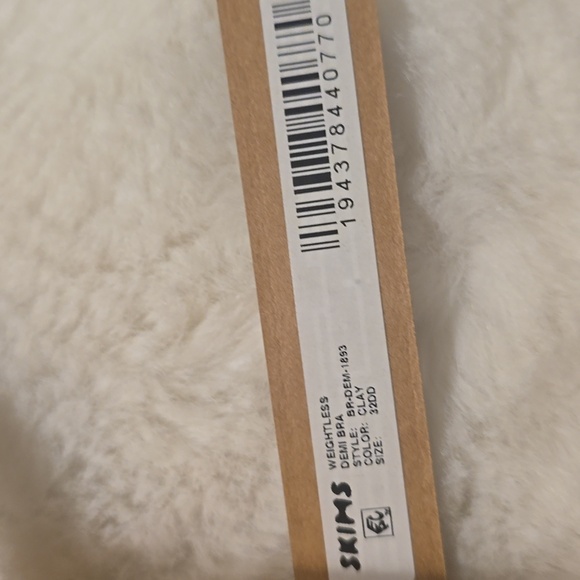 SKIMS Tan Bra Sz 32DD - Picture 3 of 6